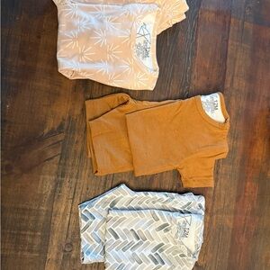 Copper Pearl Baby pajamas Set in Orange, Cream, and Gray NWOT